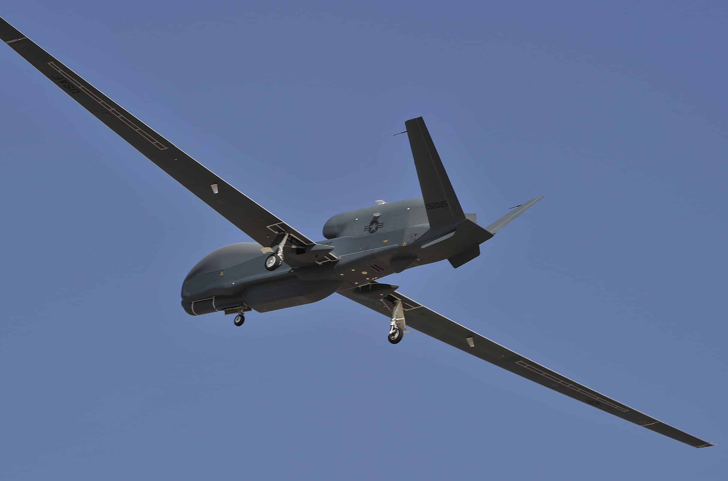 Rq 4b global hawk. Northrop Grumman RQ-4b Global Hawk. ВВС США RQ-4b Global Hawk. «Глобал Хок» RQ-4. RQ-4b-40 Global Hawk.