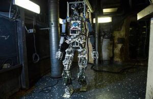 US Navy Firefighting Robot