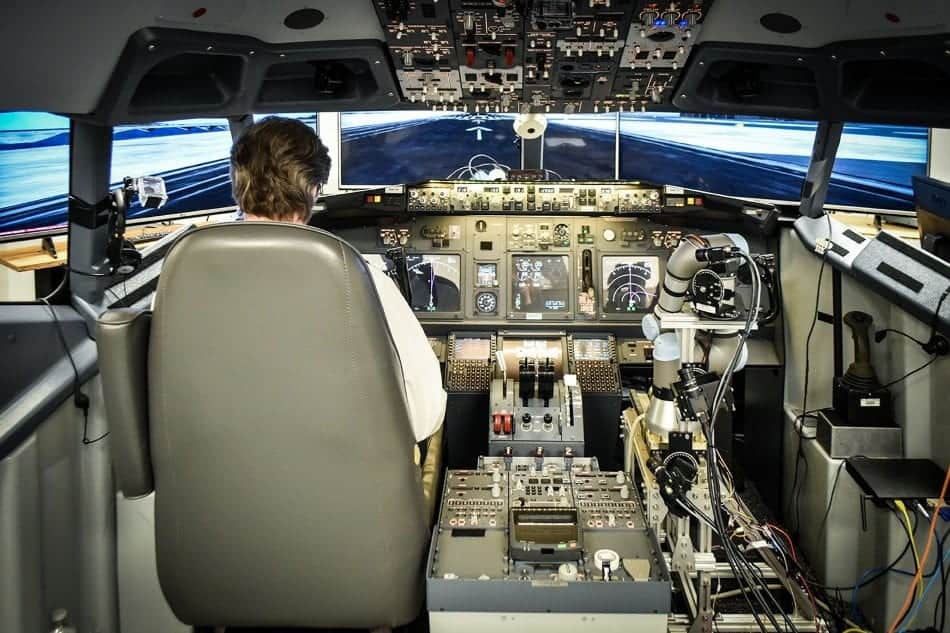 Autonomous CoPilot Flies and Lands Simulated Boeing 737 UST