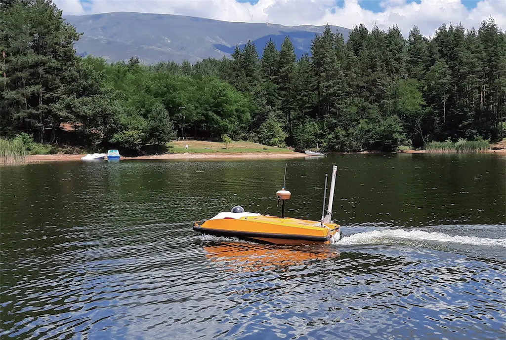 Autonomous water sampling USV