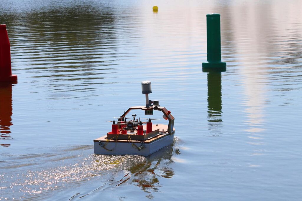 Autonomous boat with Velodyne LiDAR