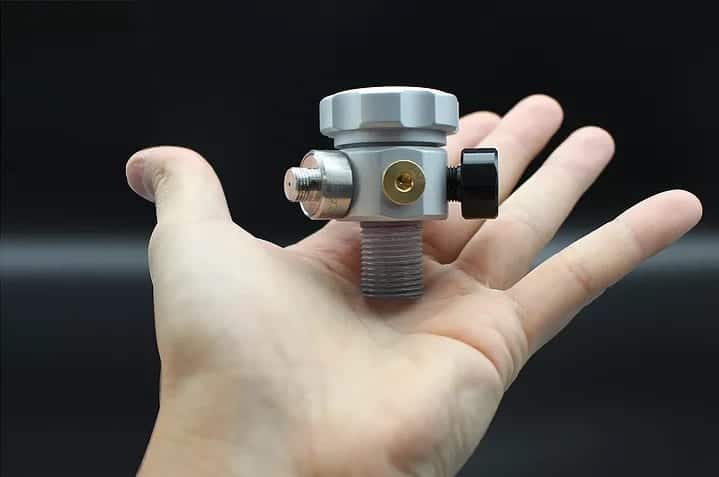 HES pressure reducer for hydrogen energy storage equipment
