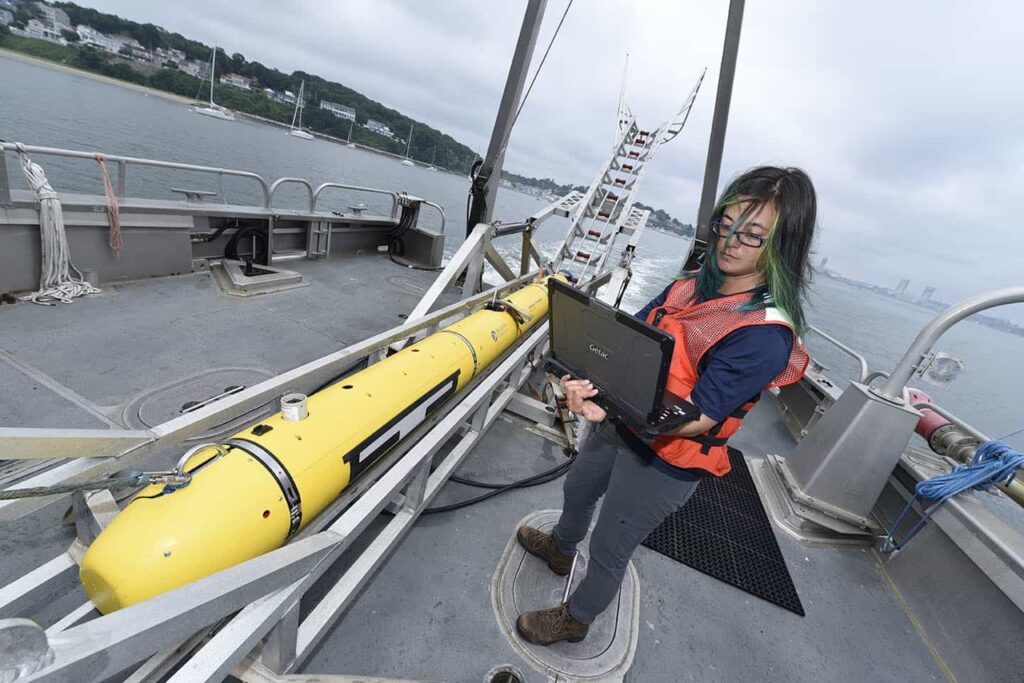 Bluefin-12 UUV