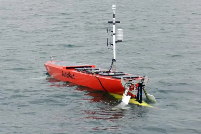 AutoNaut USV with Dynautics technology