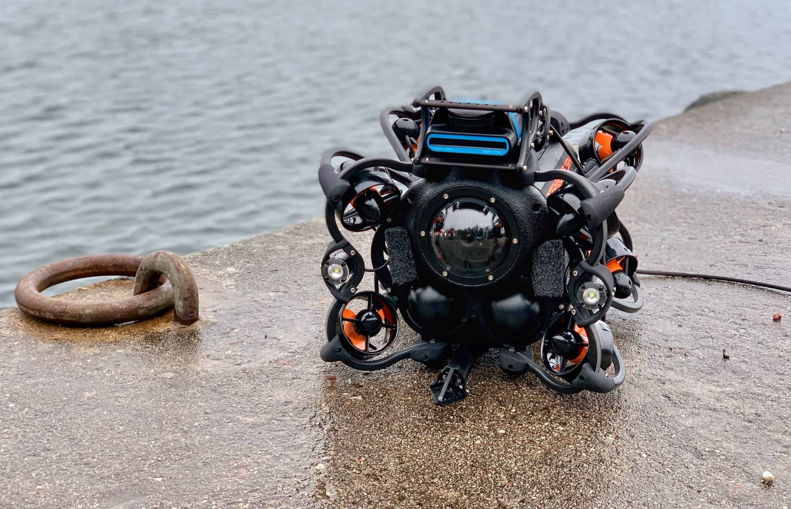 ROV robot for underwater inspections