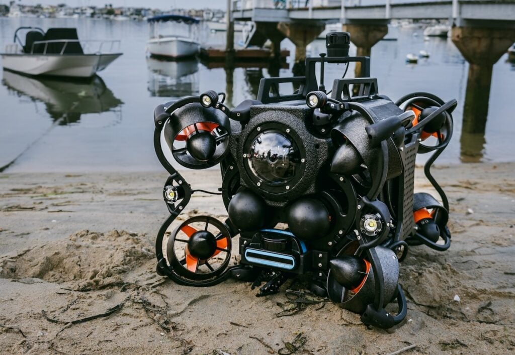 SRV-8X Optimus‬‭ Remotely Operated Underwater Vehicle