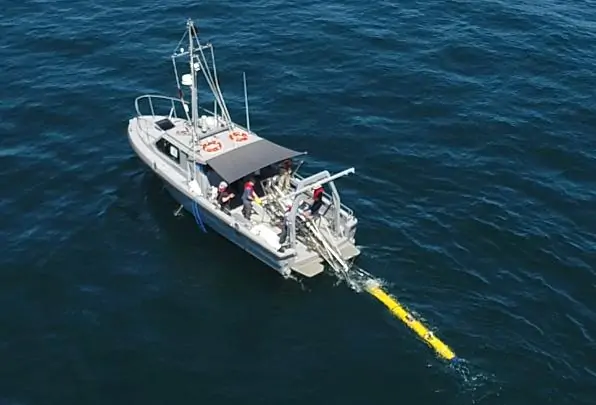 AUV launched from USV