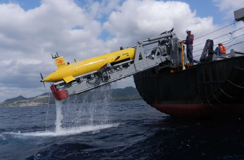 Ocean floor mapping UUV