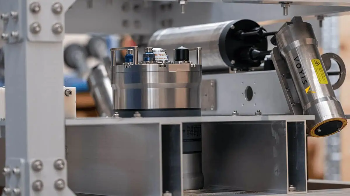 ROV skid with integrated imager