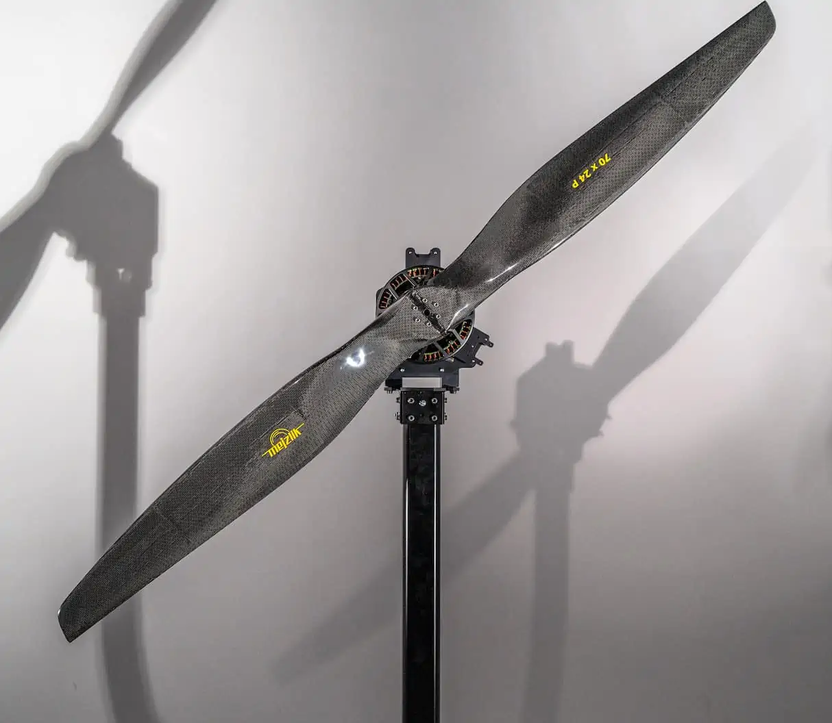 Flight Stand 150 with 70” Mejzlik propeller