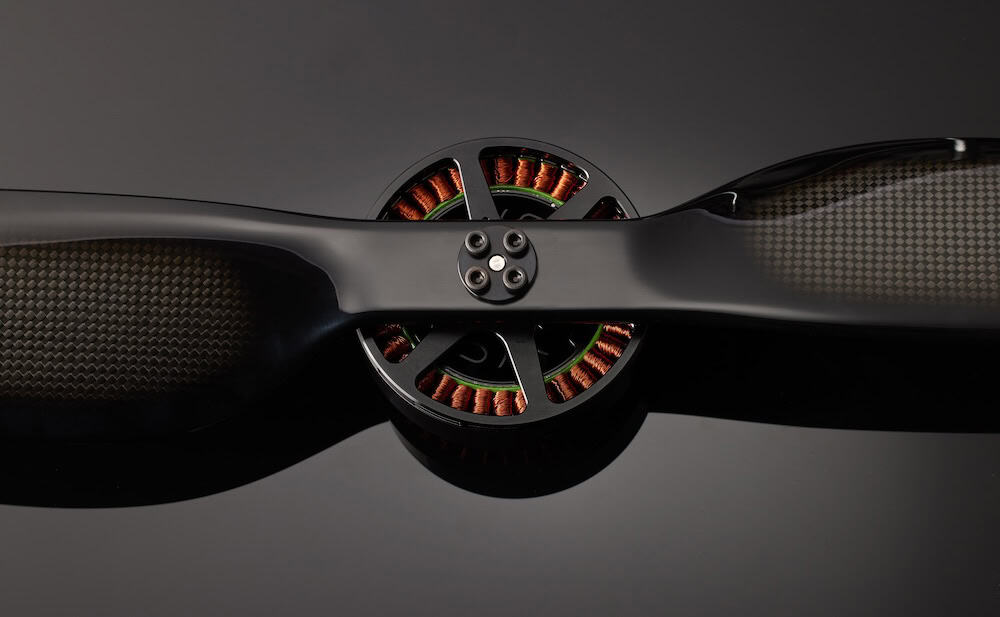 81-17 motor with propeller