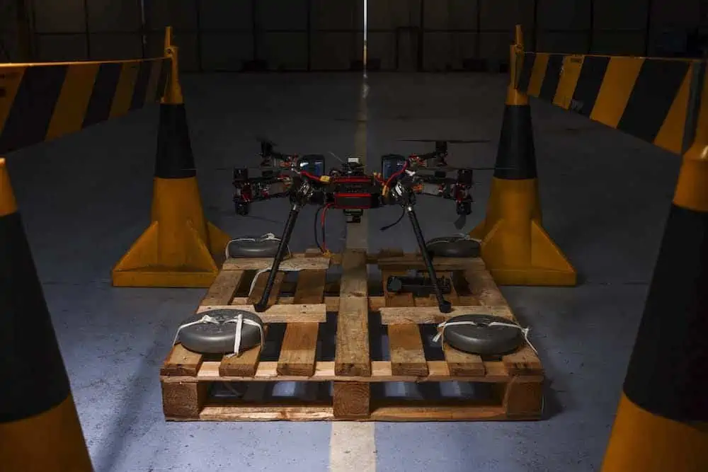 700X NAVAL AIR SQUADRON BUILD THEIR OWN DRONE