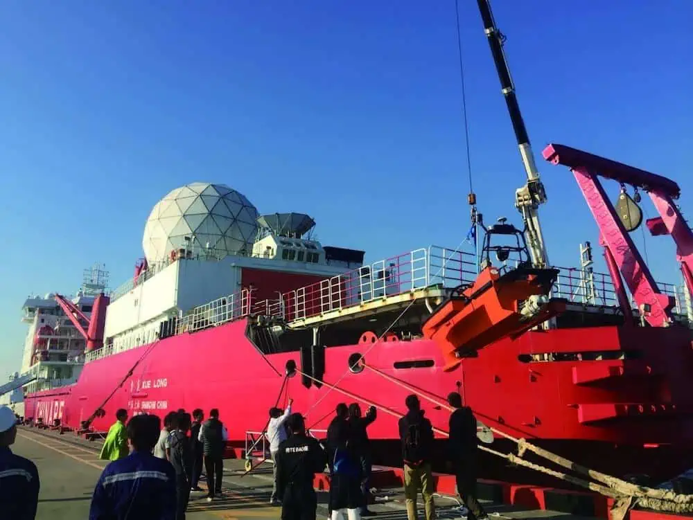 M80 USV deployed in Xuelong mother vessel