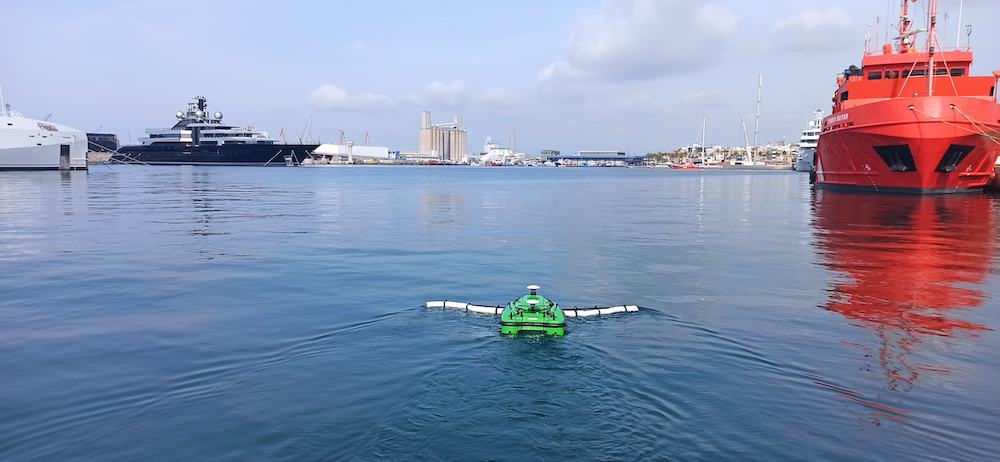 marine robot for water surface cleaning