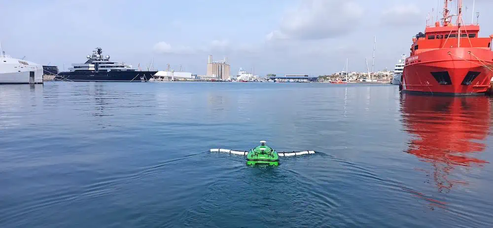 marine robot for water surface cleaning