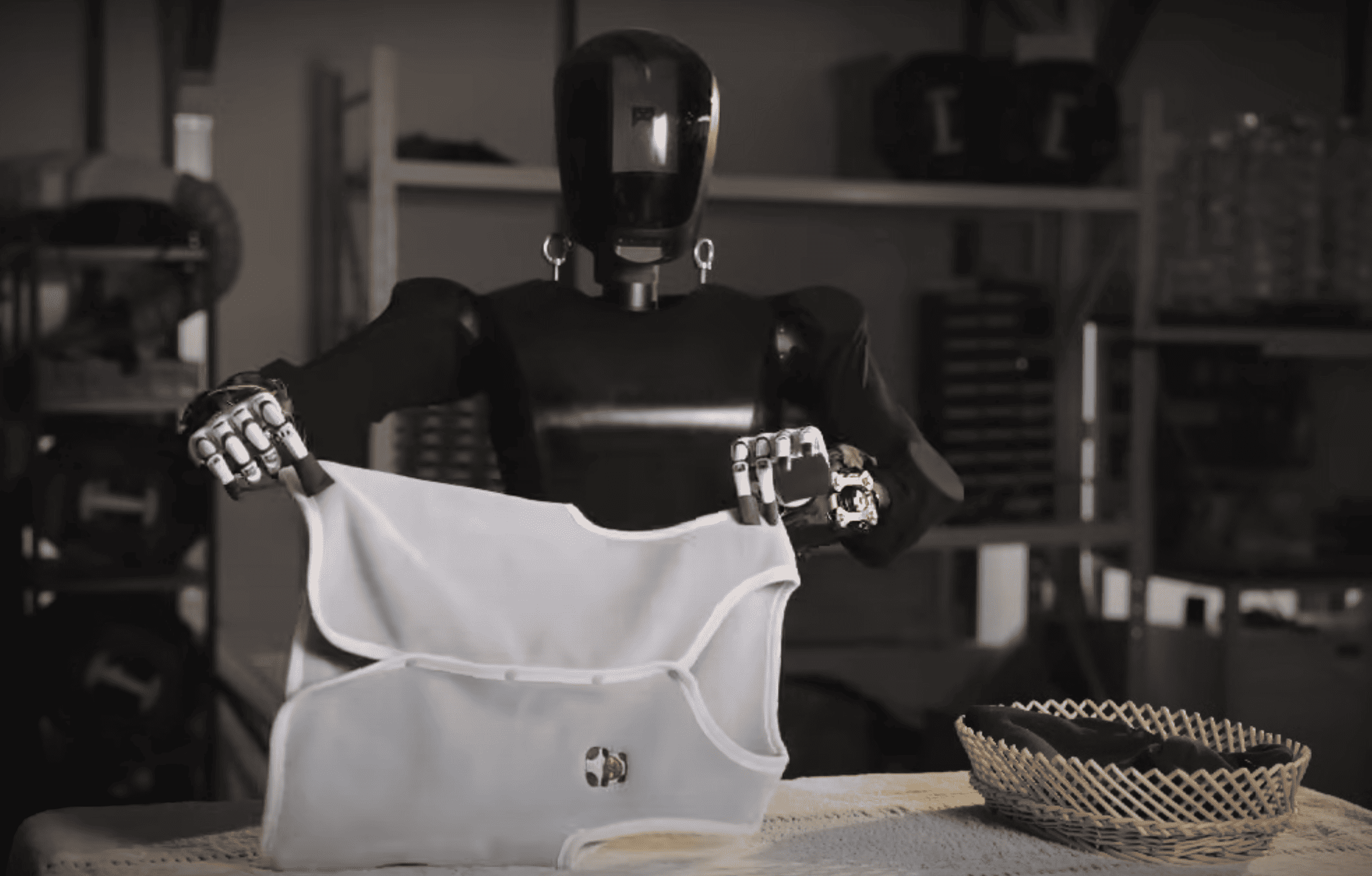 Humanoid Robot Showcases Hand Dexterity UST
