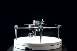 Drone explorador cuadricóptero SHMAVIK