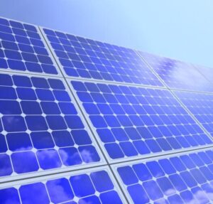 Drohnen-Inspektionen von Solarmodulen durch die Drohnen Expertise Solutions GmbH