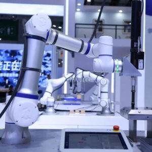Key Factors in Selecting Robotic Arms for Industrial Automation